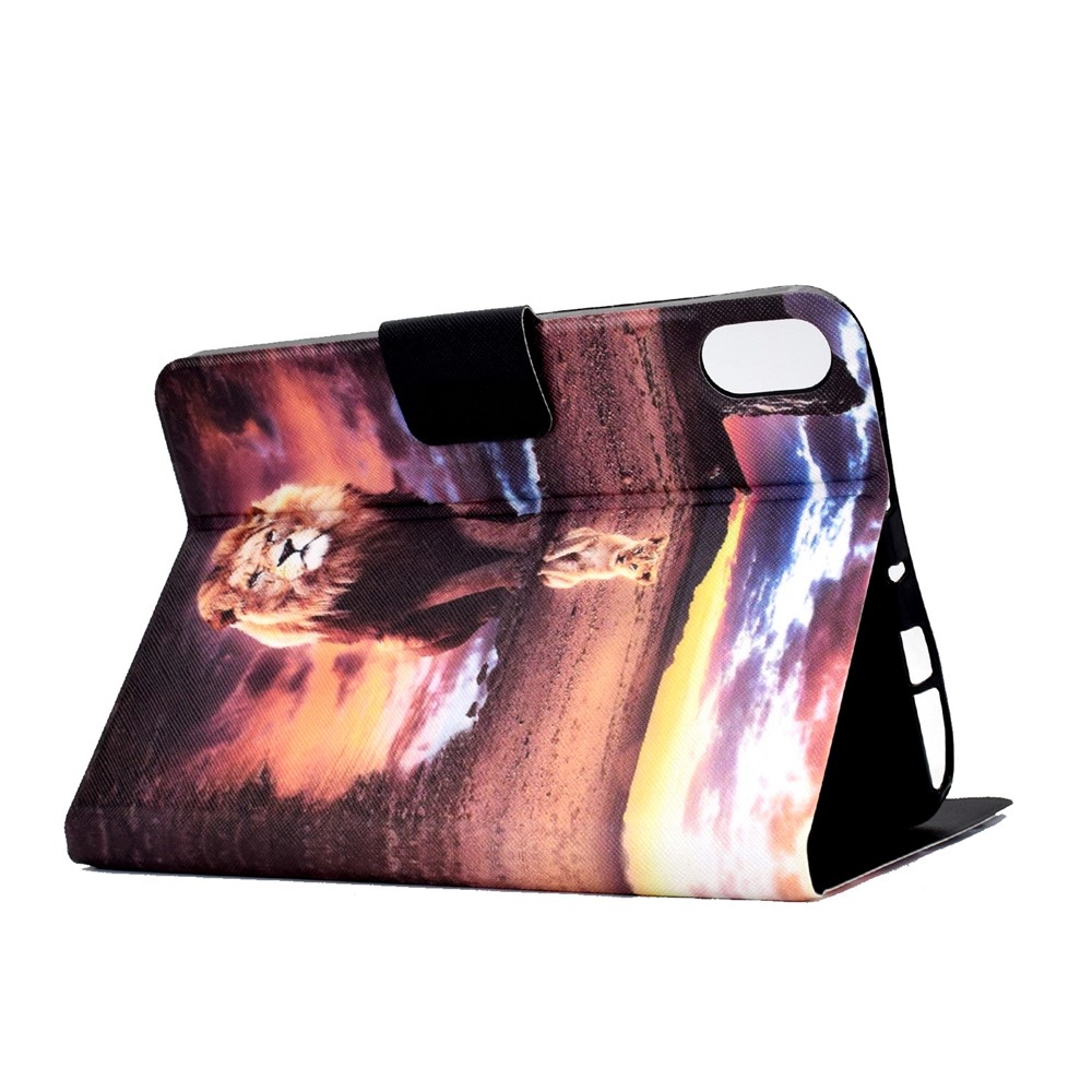 For iPad 10.9 (2022) / iPad 10th Gen Pattern Printing Tablet Case PU Leather Stand Shockproof Auto Wake / Sleep Smart Cover with Card Holder - Lion / Leopard-7