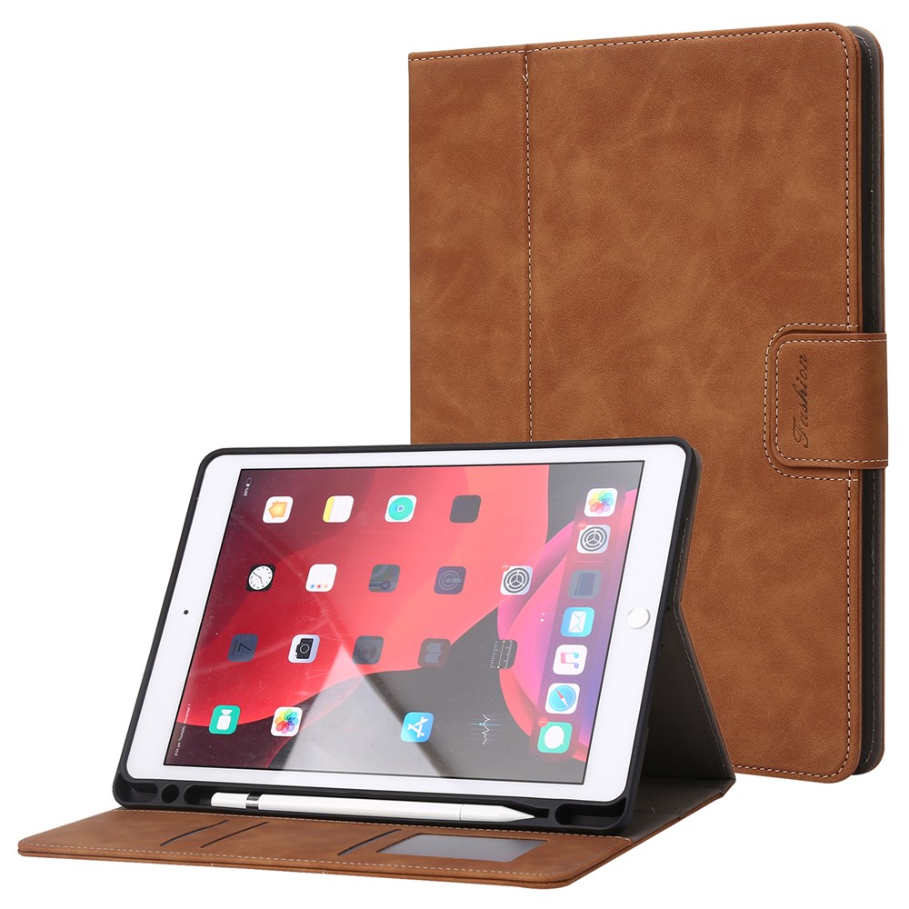 For iPad 10.2 (2021)  /  (2019)  /  (2020)  /  Air 10.5 inch (2019) Case Wallet Calf Texture Tablet Cover with Pens Slot - Brown