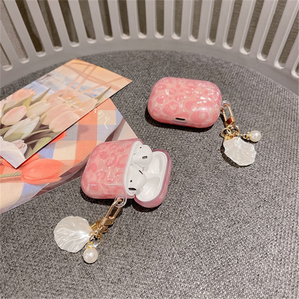 For Apple AirPods with Charging Case (2016)/(2019)/AirPods with Wireless Charging Case (2019) Shell Grain TPU Bluetooth Earphone Charging Case Protective Cover with Shell Shape Pendant-3