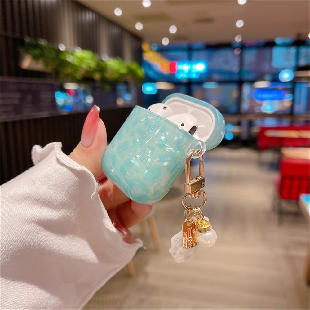 For Apple AirPods with Charging Case (2016)/(2019)/AirPods with Wireless Charging Case (2019) TPU Bluetooth Earphone Charging Case Shell Grain Protective Cover with Shell Shape Pendant-5