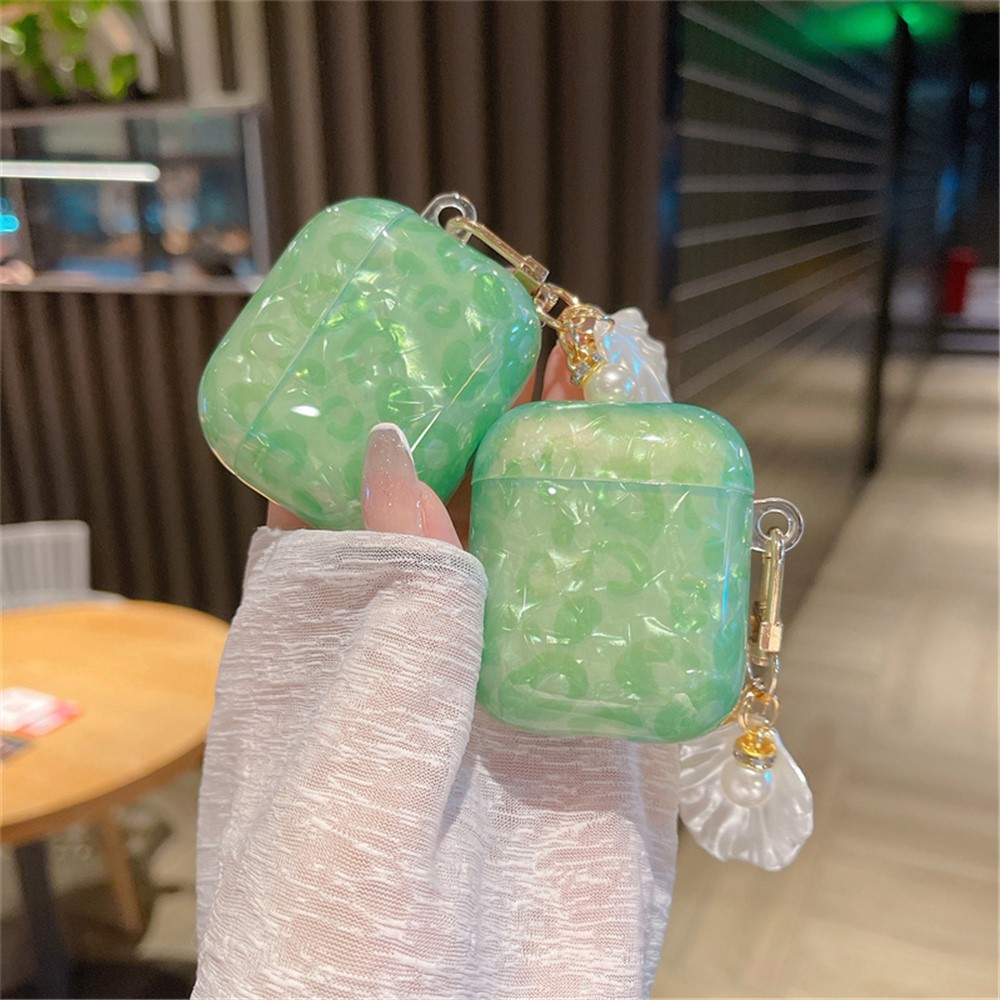 For Apple AirPods with Charging Case (2016)/(2019)/AirPods with Wireless Charging Case (2019) Bluetooth Earphone Charging Case Shell Grain TPU Anti-scratch Protective Cover with Shell Shape Pendant-5