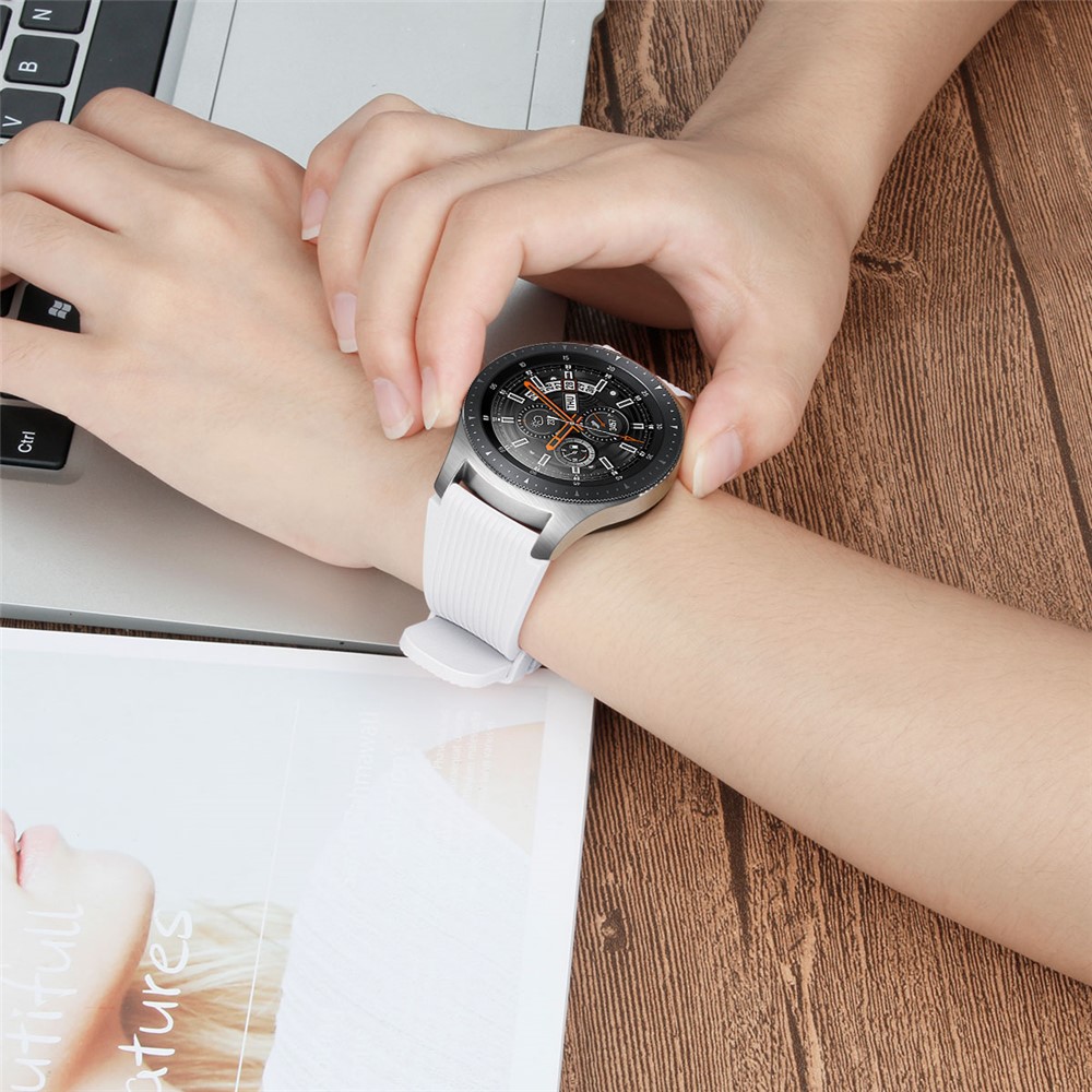 Vertical Stripe Texture Silicone Watch Band Strap for Samsung Galaxy Watch 46mm - White-7