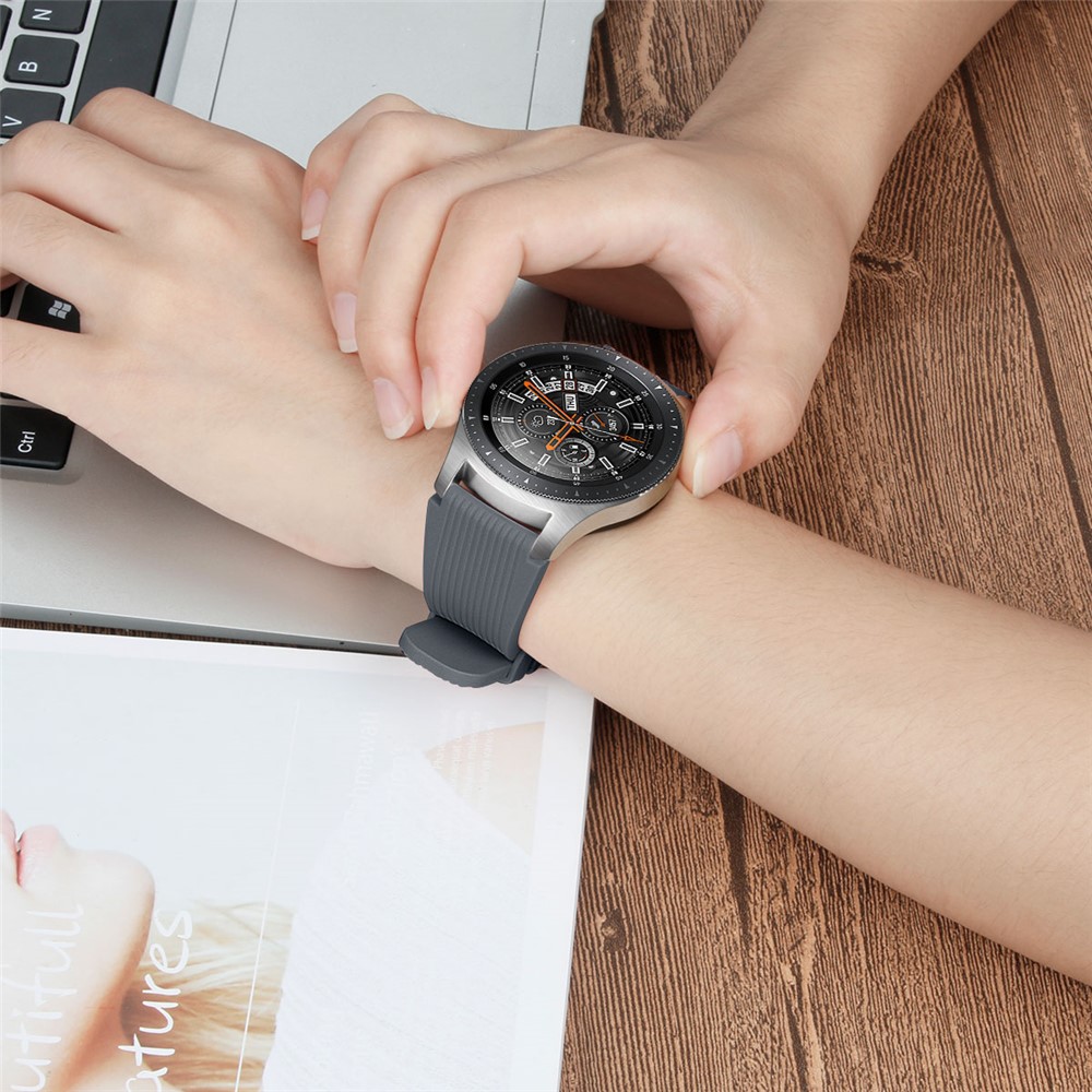Vertical Stripe Texture Silicone Watchband Wrist Strap for Samsung Galaxy Watch 46mm - Dark Grey-7