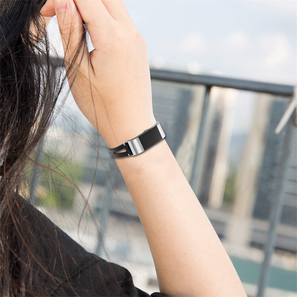 Hohles Armband Aus Echtem Rindsleder Für Fitbit Charge 2 - Schwarz-5