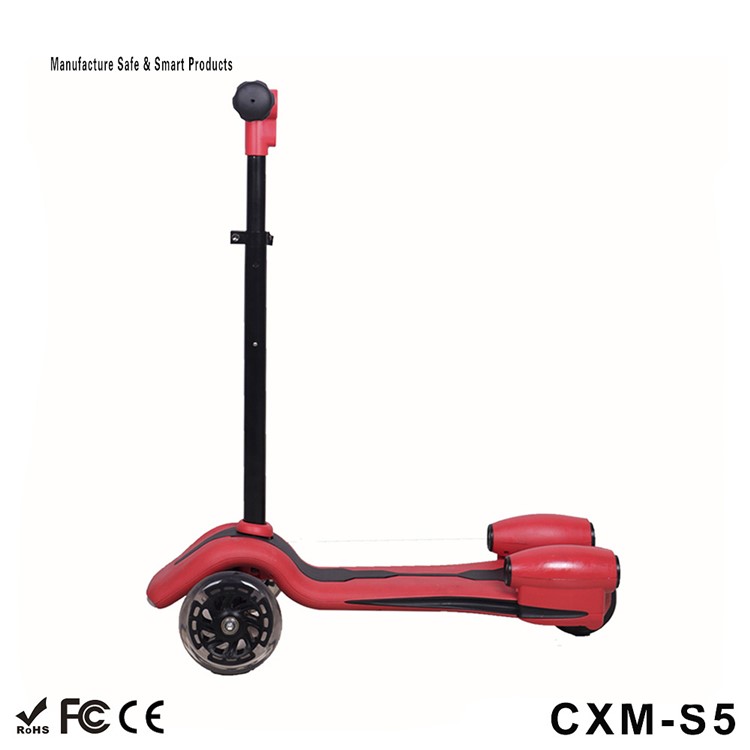 CXM-S5 10KM/H Speedy 4.5 inch Wheel USB Powered Spray Kick Scooter for Kids (CE, RoHS) - Red-3