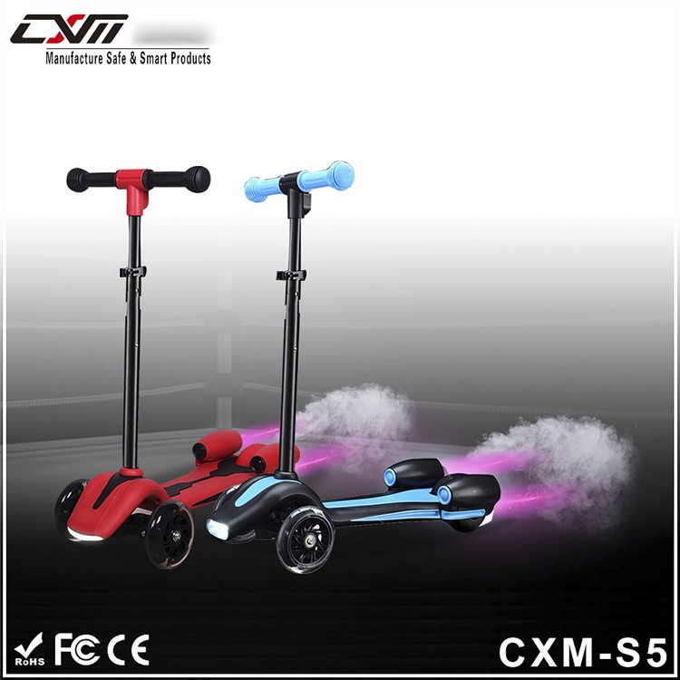 CXM-S5 10KM/H Speedy 4.5 inch Wheel USB Powered Spray Kick Scooter for Kids (CE, RoHS) - Red-5