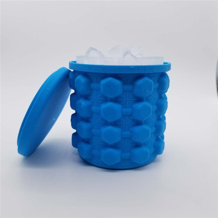 Soft Silicone Ice Cube Maker Ice Genie Space Saving Drink Holder Ice Bottle - Blue / Size: L-3