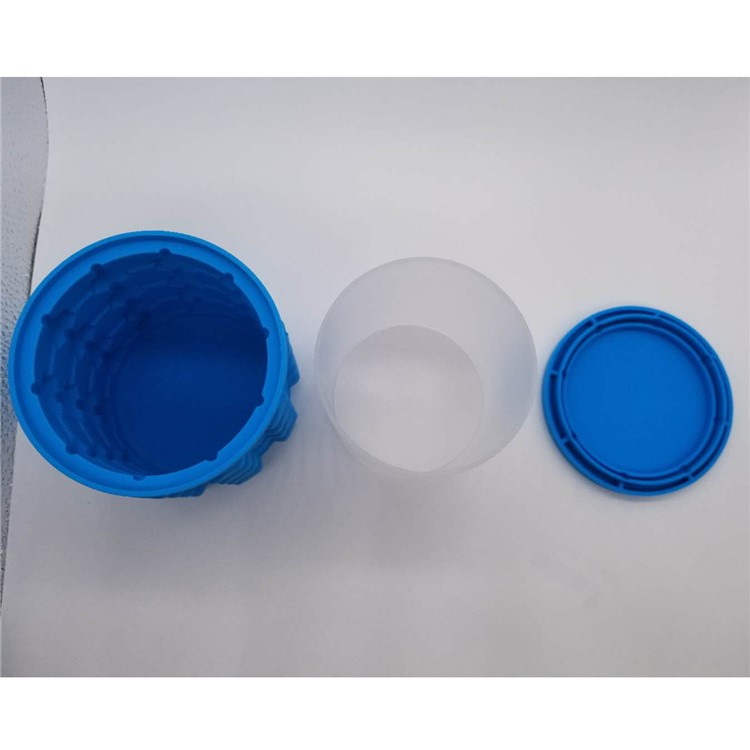 Soft Silicone Ice Cube Maker Ice Genie Space Saving Drink Holder Ice Bottle - Blue / Size: L-7