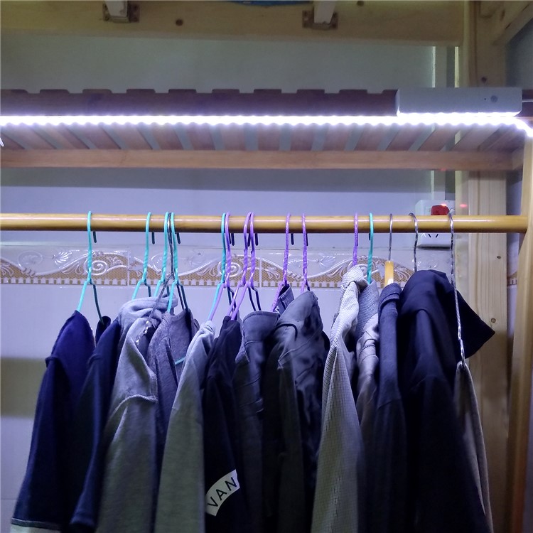 60-LED PIR Infrared Sensor Night Light Battery Powered LED Light Strip for Wardrobe Closet - White Light-15