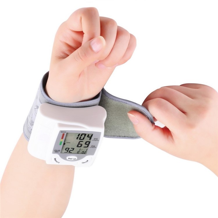 CK-101S Blood Pressure Wrist Monitor Accurately Detects Blood Pressure Heart Rate and Irregular Heartbeat-4