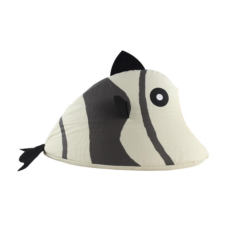 Pet Cat Fish Shaped Sleeping Bag Foldable Felt Nest Cat Litter, Size: L - Beige-3