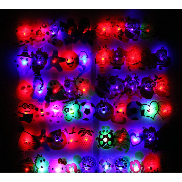 10 PCS Santa Claus Christmas Tree Snowman Snowflake Soft ABS Flash LED Brooch-6