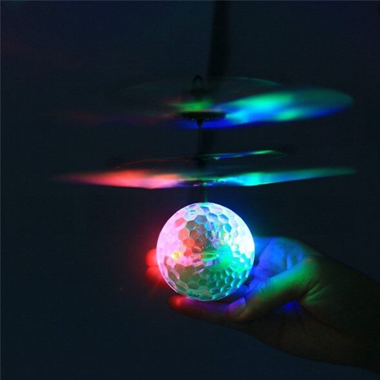 Infrared Induction Helicopter Ball Ball Voando com Rainbow Shinning LED Lights-5
