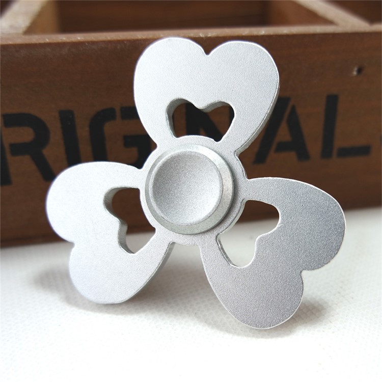 Heart Pattern Aluminum Alloy Tri-Spinner Fidget Hand Spinner EDC Toy for ADHD Anxiety and Boredom - Silver Color-2