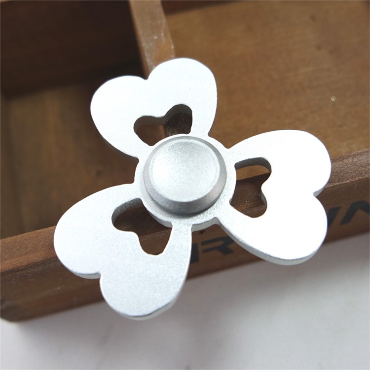 Heart Pattern Aluminum Alloy Tri-Spinner Fidget Hand Spinner EDC Toy for ADHD Anxiety and Boredom - Silver Color-4