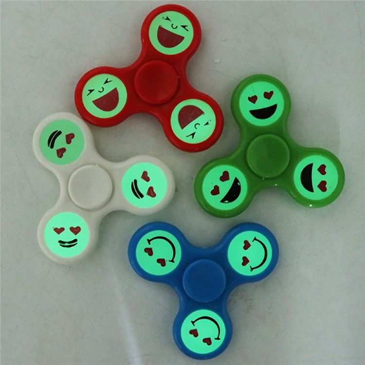 T7 Luminous Emoji Pattern Love Expression High Speed Tri-Spinner Fidget Toy Stress Reducer - White-3