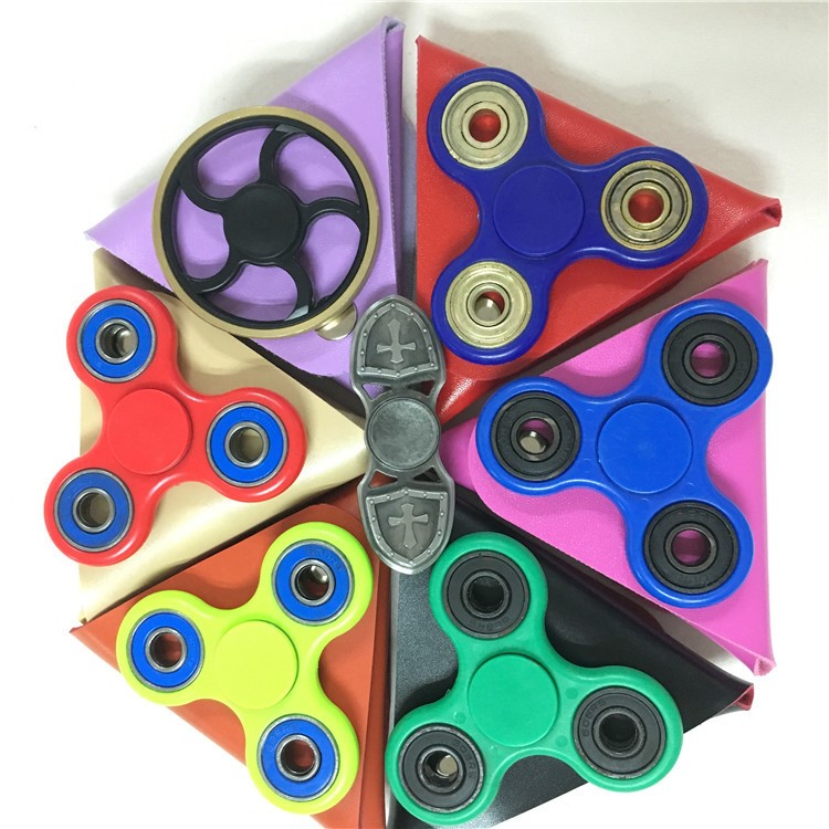 Tri Fidget Spinner PU Leather Case Holder EDC Fidget Tri-Spinner Pouch Organizer (Random Color)-2
