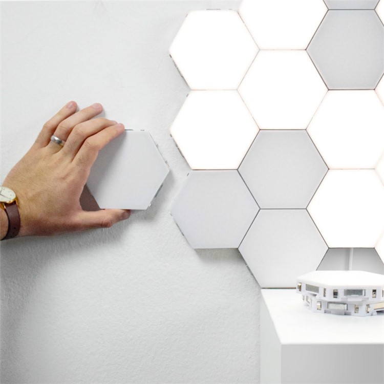 Acheté 16 Pcs Pack Hexagonal Nuit Modulaire Tactile Induction Magnétique Bricolage Mur Lampe Quantique En Nid D'abeille Voyant Prise Européenne Acheté 16 Pcs Pack Hexagonal Nuit Modulaire Tactile Induction Magnétique Bricolage Mur Lampe Quantique En Nid D'abeille Voyant Prise Européenne