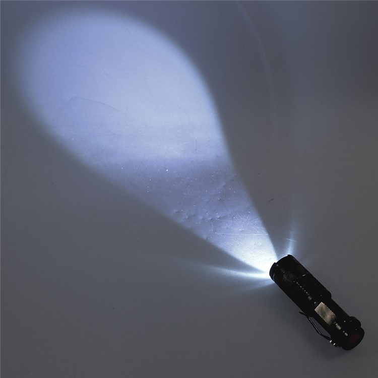 XLD-006G Mini CREE LED Torch 10W 1100LM 200m Light Range - Black-9