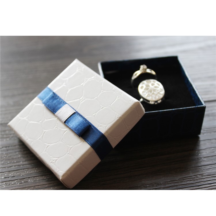 Classic Crocodile Texture Paperboard Ring Ear Studs Jewelry Storage Box-1