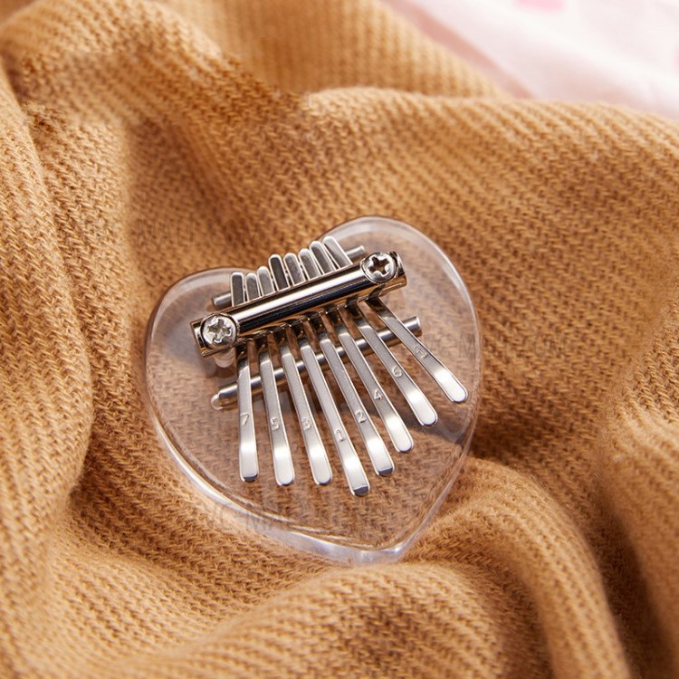 8-tone Natural Wood Smooth Round Surface Mini Kalimba Pendant - Crystal/Heart Shape