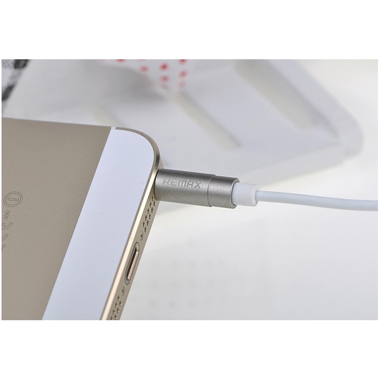 Remax RM-501 Streo 3.5mm In-ear Earbud Earphone with Mic for iPhone-7