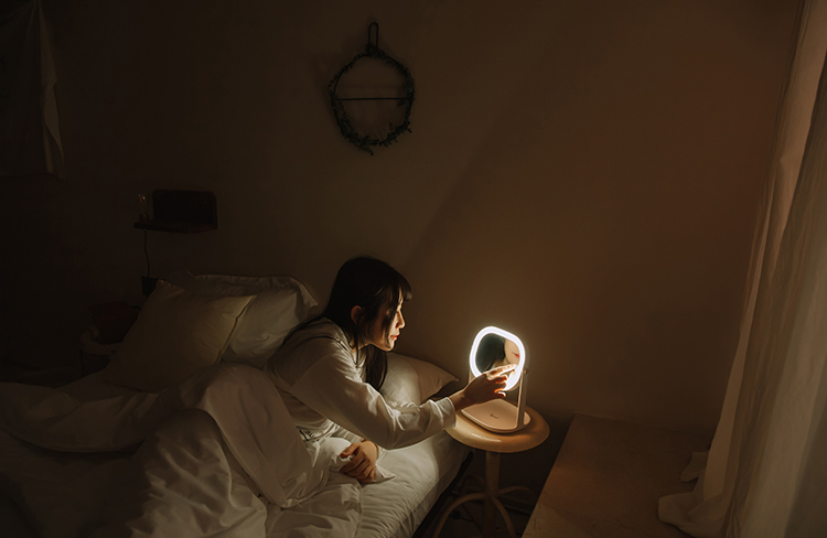 Multi-functional LED Makeup Mirror Table Lamp Portable Touch Button 360° Rotating Mirror - Pink-8