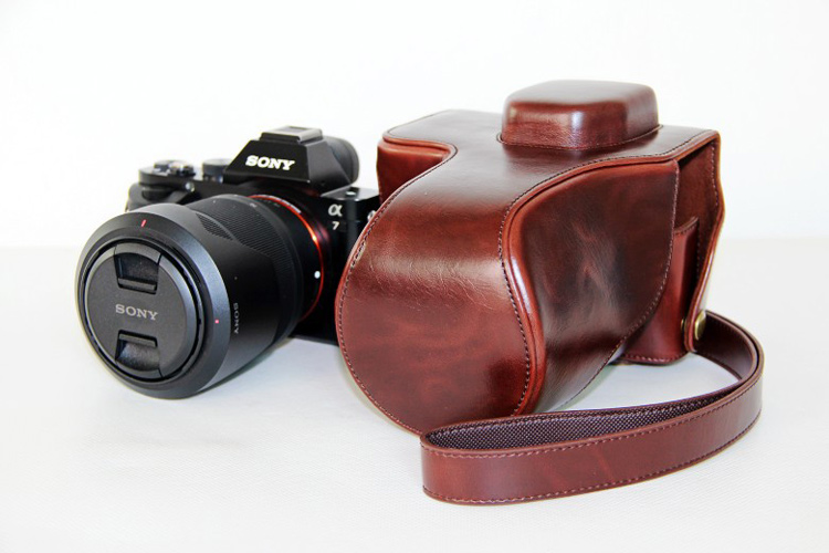 pu en Cuir Caméra Cadre de Protection + Sangle Pour Sony Alpha A72 / A7R2 / A7s2 Camera Numérique - le Noir