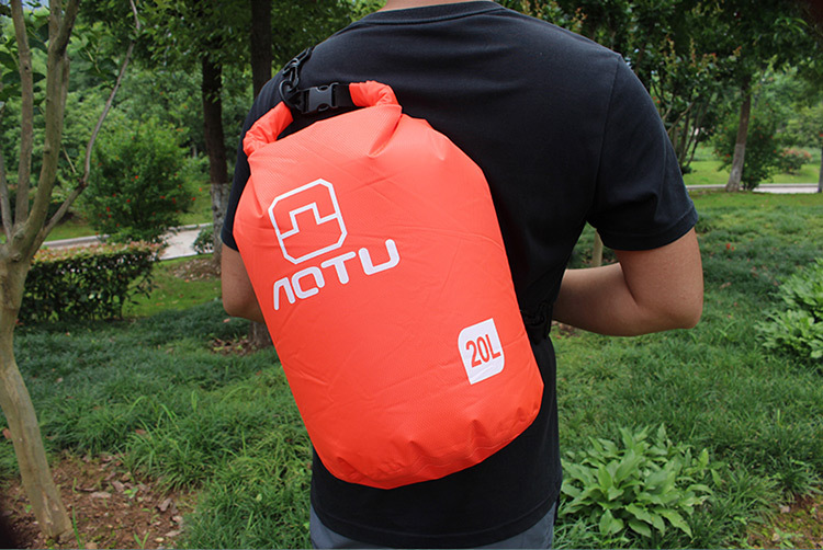 AOTU AT6614 20L Forma de Cubo al Aire Libre Bolsa de Natación Impermeable al Aire Libre - Negro