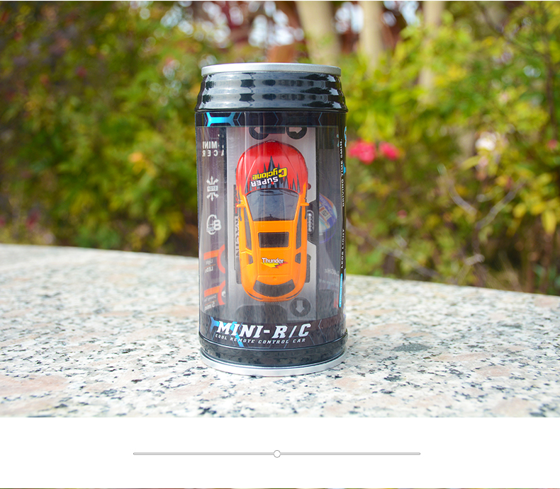 QT666 Mini 1: 64 Drink Pode Projetar Carro RC Com Blocos de Estrada de Controle Remoto Drift Racing Carro Toy Children Boys Presente Presente - Vermelho